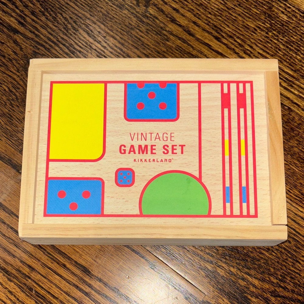 Kikkerland Vintage Game Set - Red, Blue, Yellow, Green